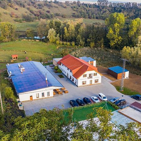 Na Zelenem Statku Hotel Rasovice  Buitenkant foto