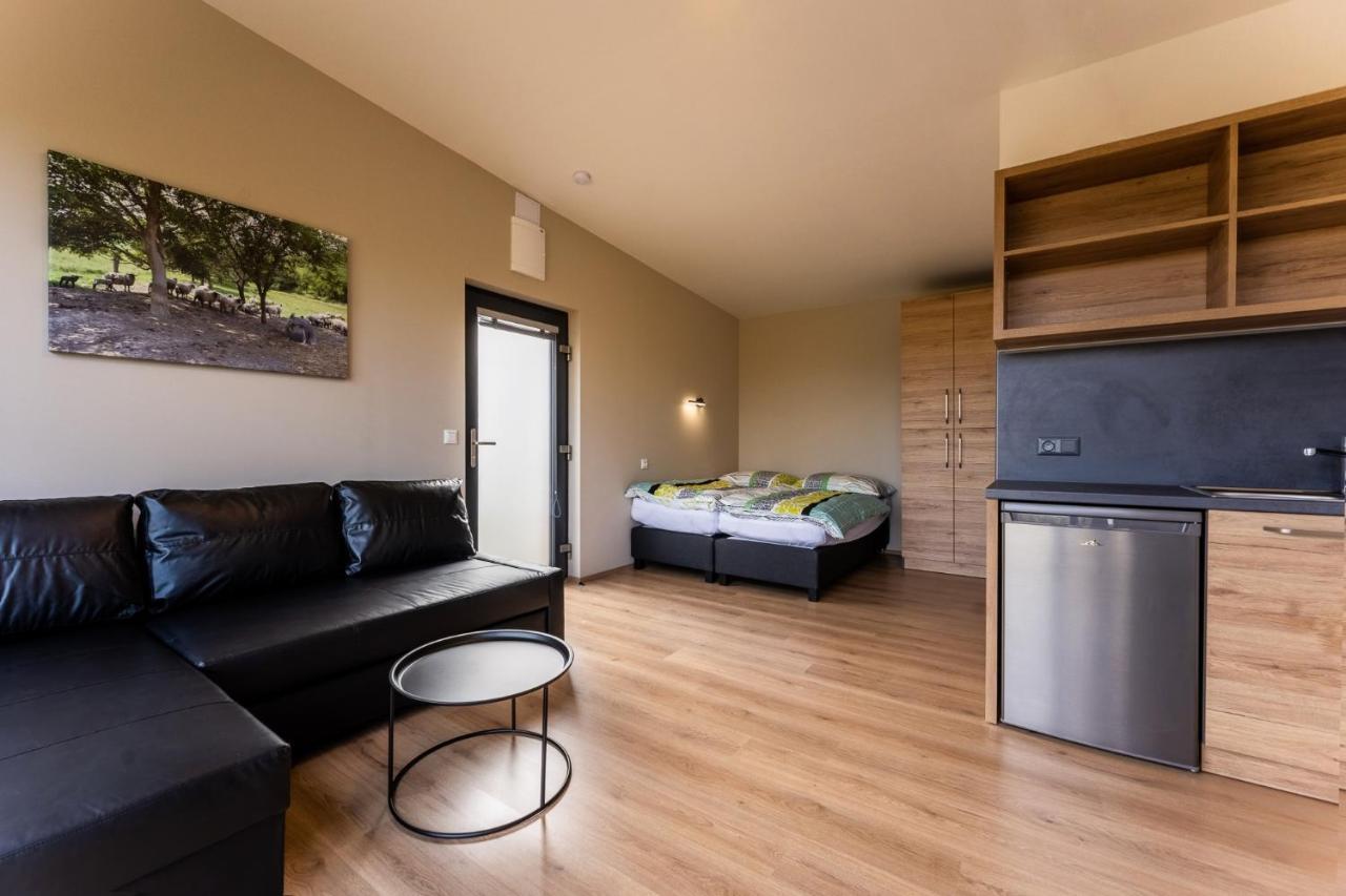 Na Zelenem Statku Hotel Rasovice  Buitenkant foto