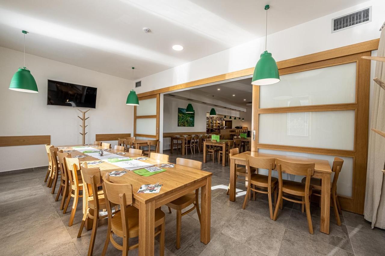 Na Zelenem Statku Hotel Rasovice  Buitenkant foto