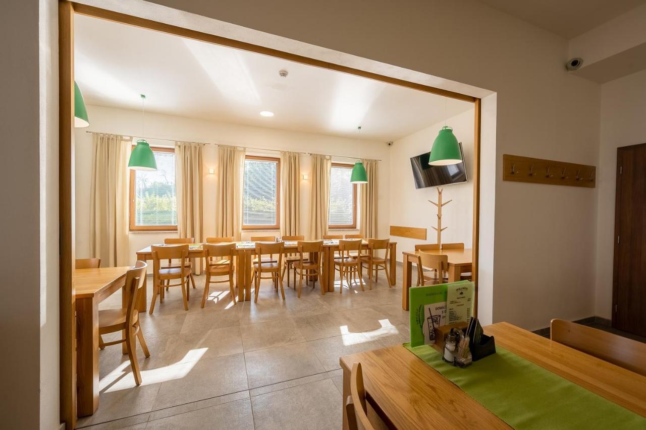 Na Zelenem Statku Hotel Rasovice  Buitenkant foto