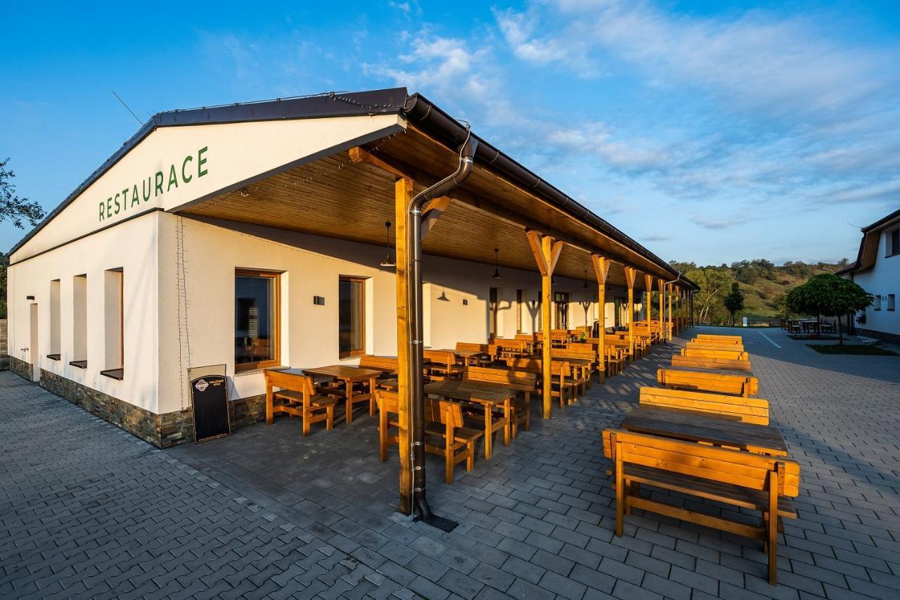 Na Zelenem Statku Hotel Rasovice  Buitenkant foto