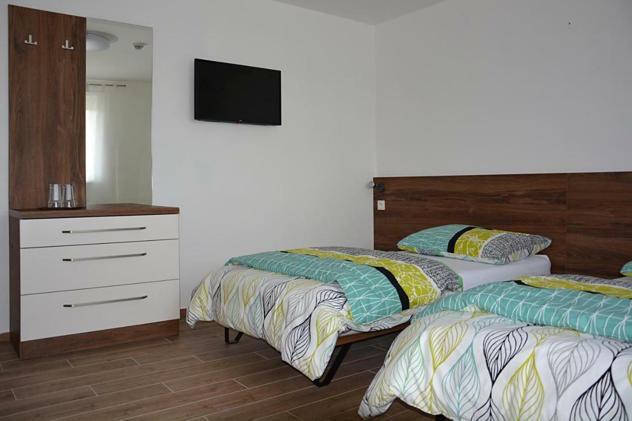 Na Zelenem Statku Hotel Rasovice  Buitenkant foto
