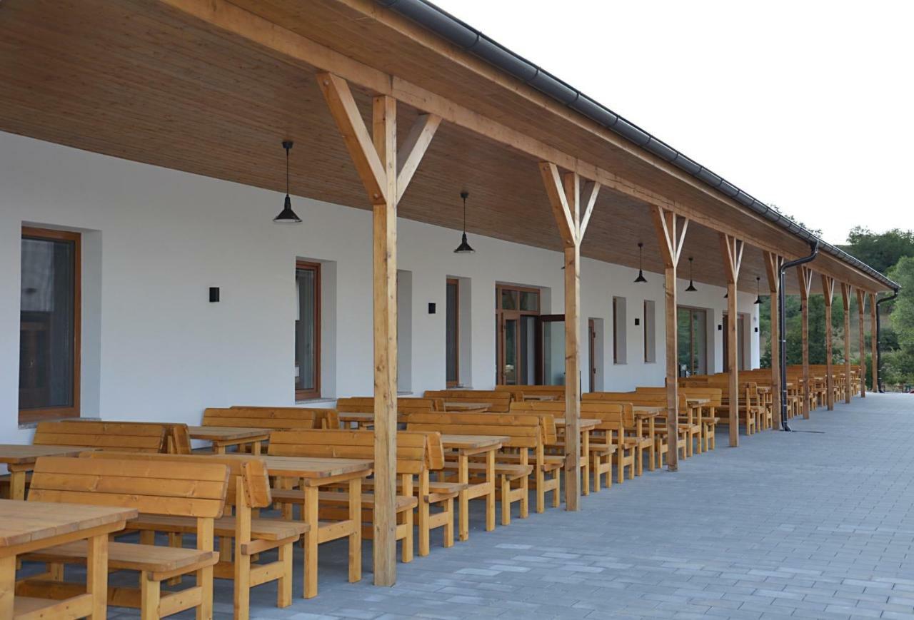 Na Zelenem Statku Hotel Rasovice  Buitenkant foto