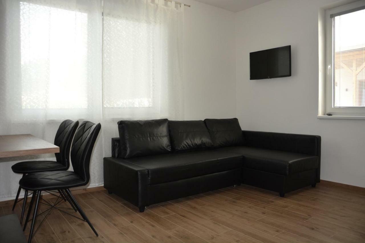 Na Zelenem Statku Hotel Rasovice  Buitenkant foto